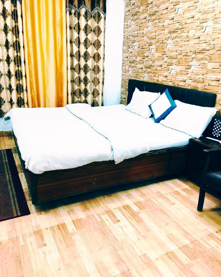 Hotel Holiday Dalhousie - Near Ghandhi Chowk Mall Road Экстерьер фото