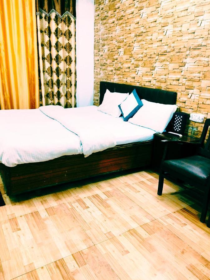 Hotel Holiday Dalhousie - Near Ghandhi Chowk Mall Road Экстерьер фото